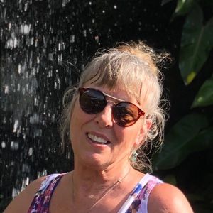 Meet your Posher, Paula